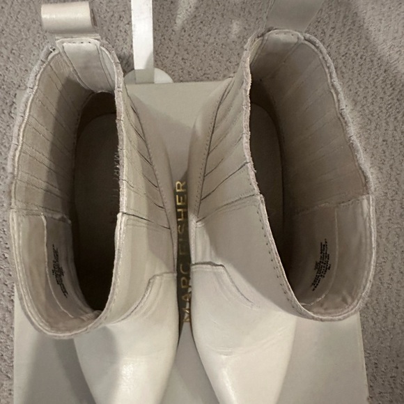 Marc Fisher Size 7 Like New! - Picture 5 of 5